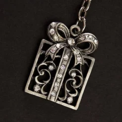 Pewter Present Keyring Fashion
