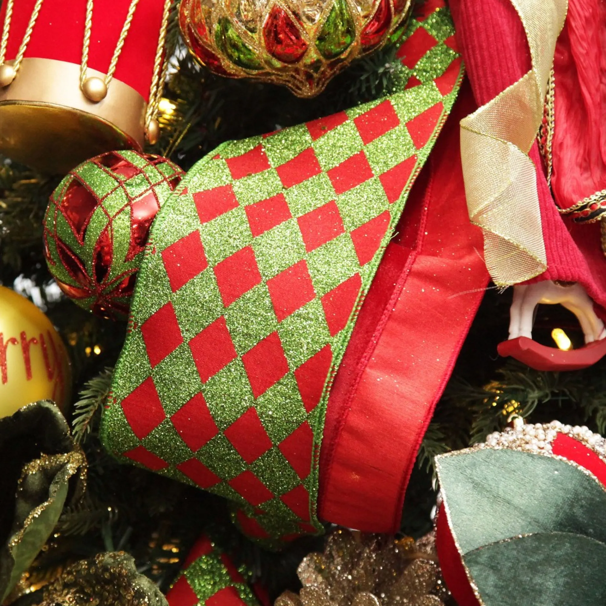 Red and Green Harlequin Pattern Christmas Ribbon Garland Discount